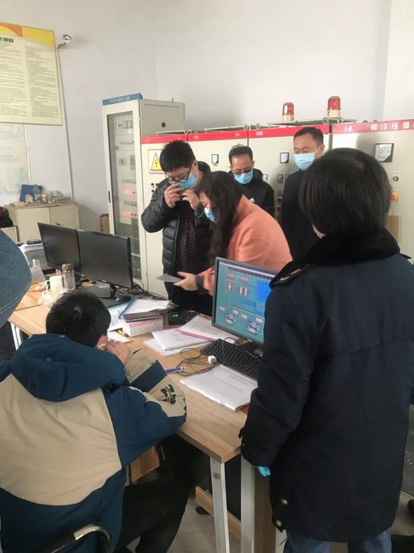 郑州市市场监管局副局长李海陆光临6966集团冷库查抄领导工作